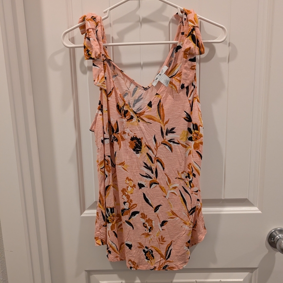 White House Black Market Tops - White House Black Market Pink Floral Tank